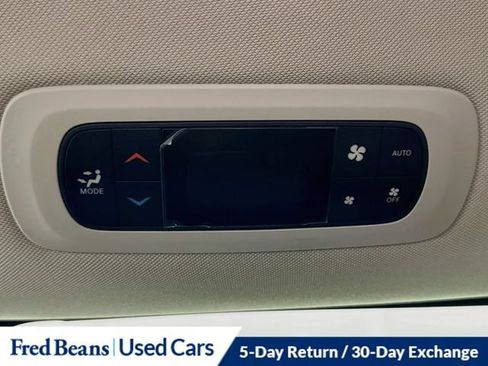 Used 2023 Chrysler Pacifica Touring-L FWD image 30