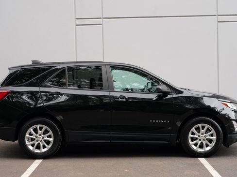 Used 2020 Chevrolet Equinox LS w/ LS Convenience Package FWD image 42