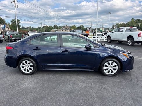 Used 2024 Toyota Corolla LE FWD image 2