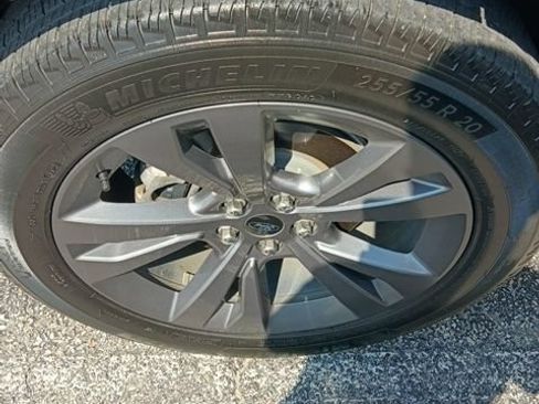 Used 2023 Ford Explorer XLT w/ Equipment Group 202A AWD/4WD image 4
