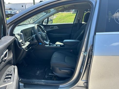 Used 2024 Kia Sportage LX AWD/4WD image 6