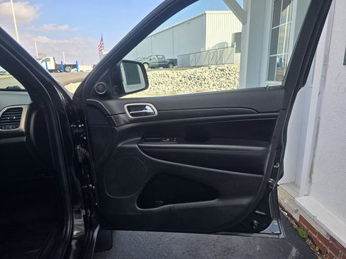 Used 2015 Jeep Grand Cherokee Laredo w/ Quick Order Package 23E image 25