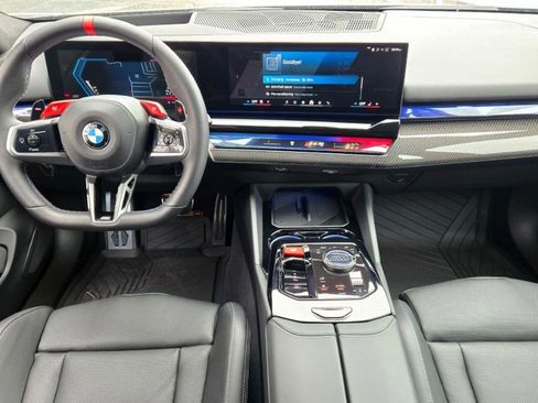 Used 2025 BMW M5 w/ Carbon Package image 17