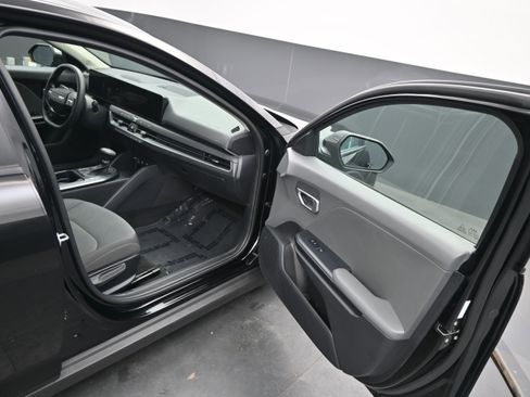 Used 2025 Kia K4 FWD image 13