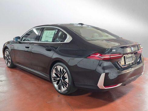 Used 2026 BMW i5 eDrive40 w/ Executive Package AWD/4WD image 5