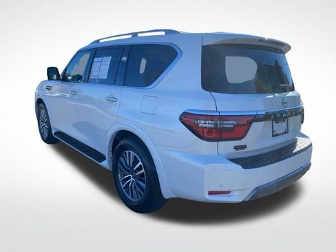 Used 2024 Nissan Armada SL w/ Captain's Chairs Package image 5