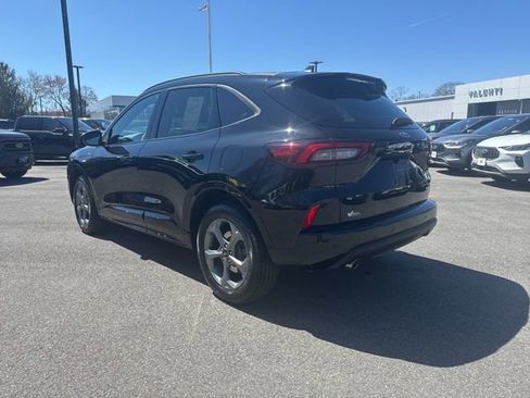 Certified 2023 Ford Escape ST-Line Select w/ Tech Pack #1 AWD/4WD image 3