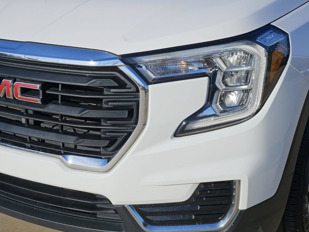 Used 2022 GMC Terrain SLE FWD image 9
