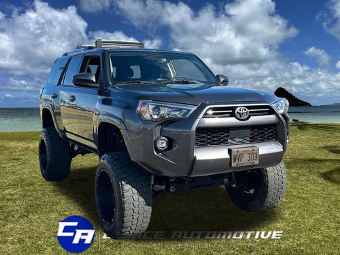 Used 2023 Toyota 4Runner SR5 AWD/4WD image 9