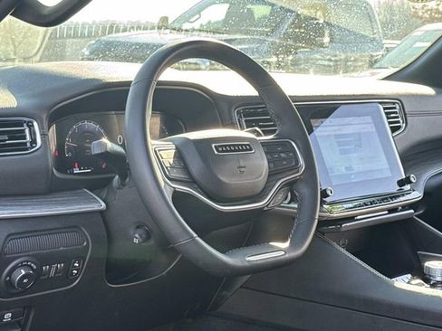 Used 2024 Jeep Wagoneer L Series II w/ Flexible Seating Group image 29