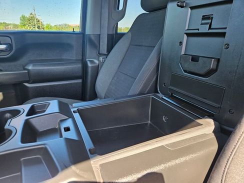Used 2022 Chevrolet Silverado 2500 Custom w/ Custom Value Package AWD/4WD image 26