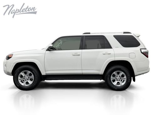 Used 2021 Toyota 4Runner SR5 Premium AWD/4WD image 2