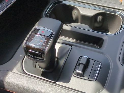Used 2022 GMC Sierra 1500 AT4 w/ AT4 Premium Package AWD/4WD image 20