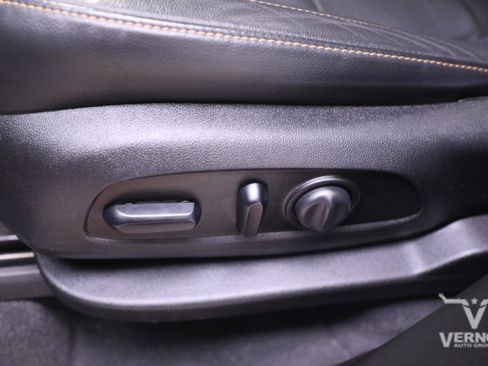 Used 2019 Chevrolet Traverse RS image 15