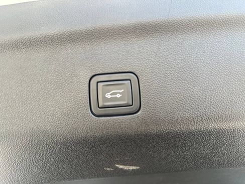 Used 2023 GMC Yukon SLT w/ SLT Luxury Package AWD/4WD image 23