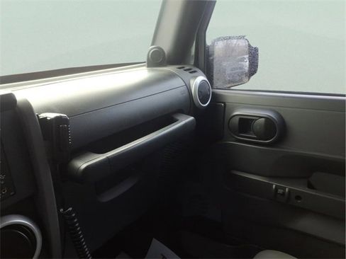 Used 2010 Jeep Wrangler Sahara w/ Trailer Tow Group image 15