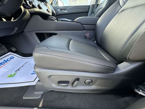 New 2026 Nissan Pathfinder SL image 12