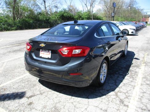 Used 2017 Chevrolet Cruze LT image 3