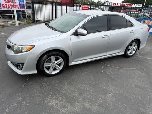 Used 2012 Toyota Camry SE FWD image 14