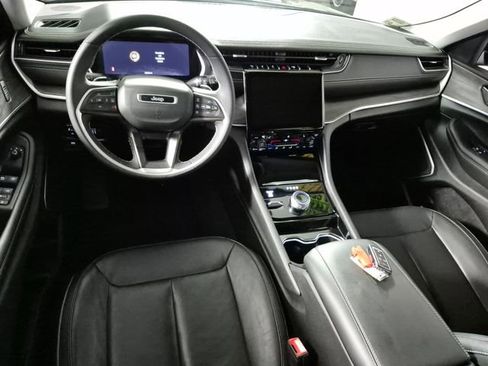 Used 2023 Jeep Grand Cherokee L Limited w/ Trailer Tow Group (B) AWD/4WD image 10