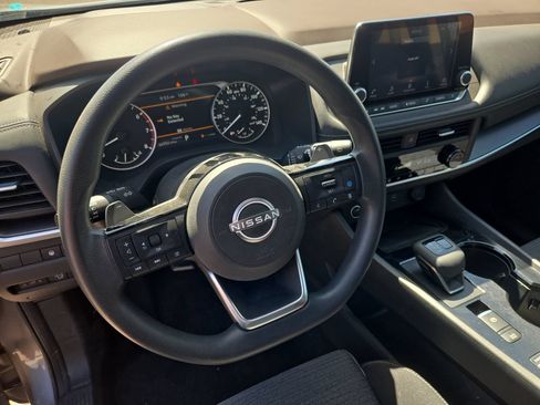Used 2023 Nissan Rogue SV FWD image 14