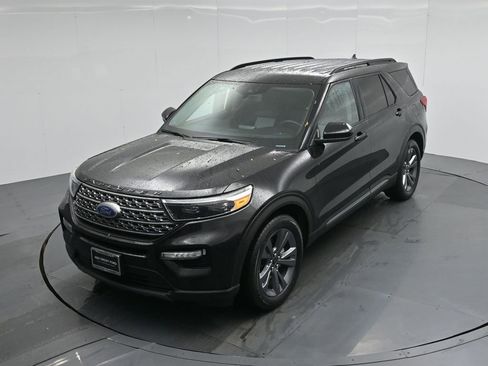 Certified 2022 Ford Explorer XLT w/ Equipment Group 202A image 42