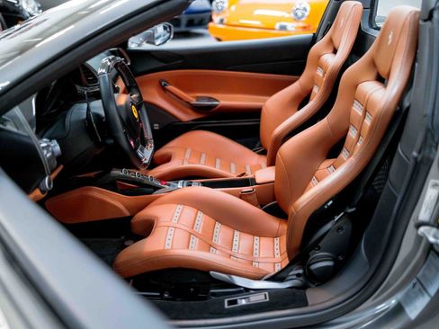 Used 2018 Ferrari 488 Spider image 47