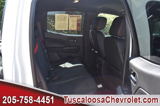 Used 2025 Chevrolet Colorado Z71 w/ Technology Package AWD/4WD image 25