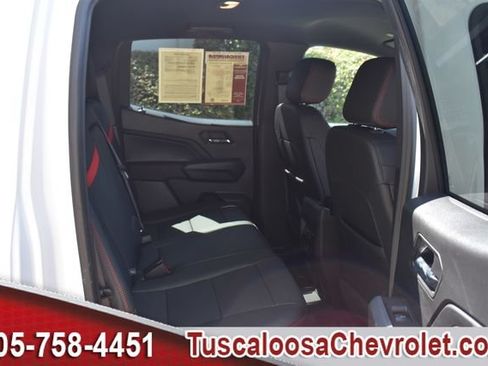 Used 2025 Chevrolet Colorado Z71 w/ Technology Package AWD/4WD image 25