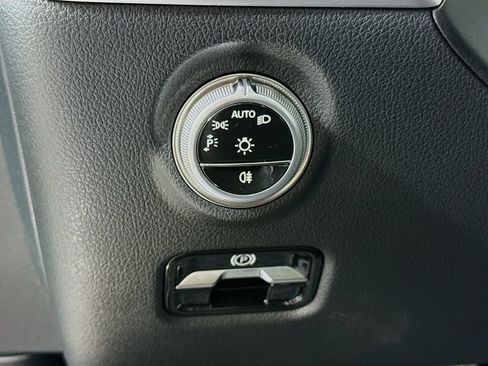 New 2026 Mercedes-Benz C 300 4MATIC Sedan image 10