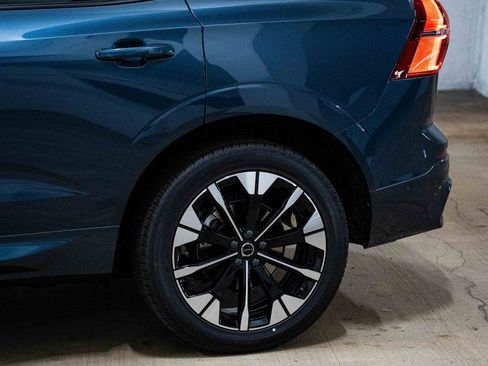 New 2026 Volvo XC60 B5 Plus w/ Protection Package Premier image 4