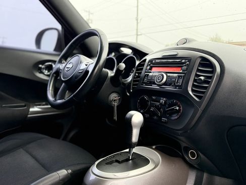 Used 2013 Nissan Juke S FWD image 38