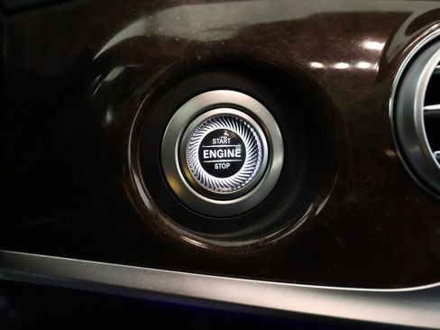 Used 2019 Mercedes-Benz S 560 4MATIC Sedan w/ AMG Line Exterior image 47