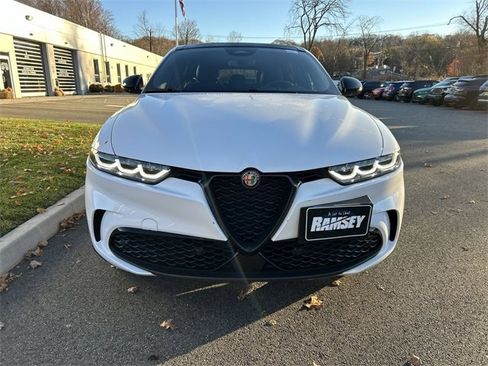 Used 2024 Alfa Romeo Tonale Veloce image 3