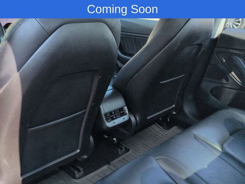 Used 2018 Tesla Model 3 Long Range RWD image 17