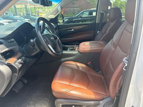 Used 2019 Cadillac Escalade Premium Luxury AWD/4WD image 5