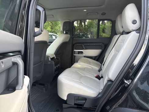 Used 2023 Land Rover Defender 130 SE AWD/4WD image 35