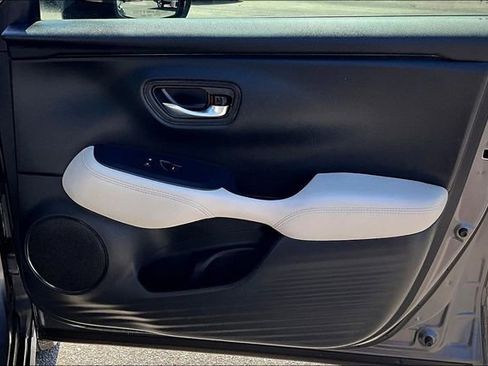 Used 2025 Honda HR-V LX image 27