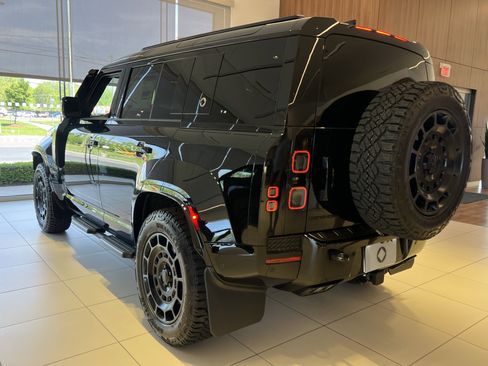 New 2026 Land Rover Defender 110 OCTA AWD/4WD image 4