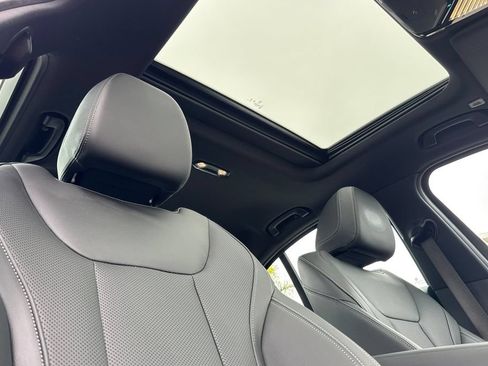 Used 2025 BMW M340i RWD image 17