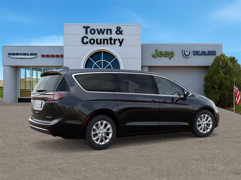 New 2026 Chrysler Pacifica Limited image 30