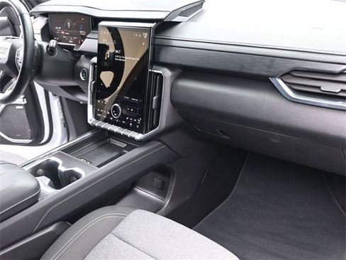 Used 2025 GMC Acadia Elevation image 30