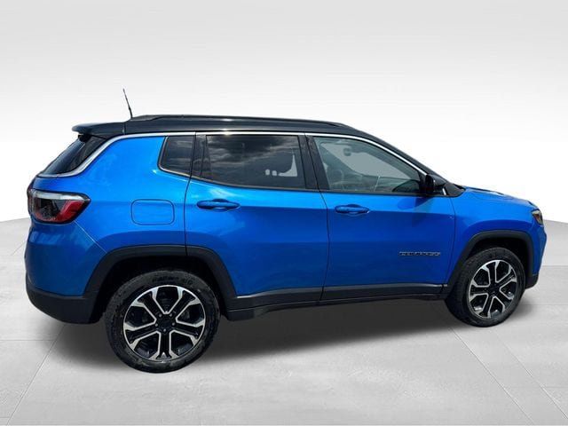 Used 2023 Jeep Compass Limited AWD/4WD image 28