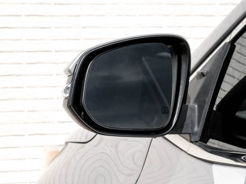 Used 2019 Toyota Highlander LE image 37