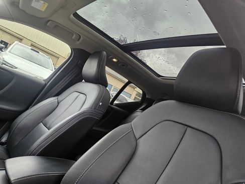 Certified 2025 Volvo XC40 B5 Core w/ Protection Package Premier image 25