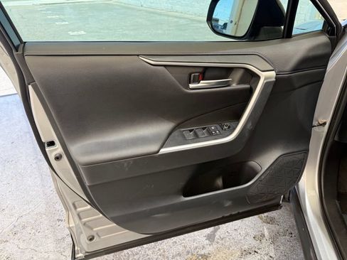 Used 2019 Toyota RAV4 XSE AWD/4WD image 13