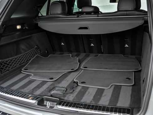 Used 2024 Mercedes-Benz GLE 350 4MATIC w/ AMG Line Exterior image 20