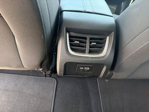 Used 2021 Chevrolet Blazer LT FWD image 2