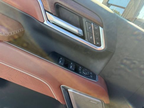 Used 2025 GMC Sierra 2500 Denali Ultimate AWD/4WD image 6
