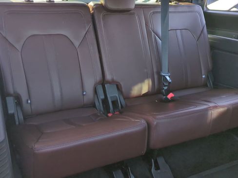 Used 2023 Ford Expedition Limited image 23